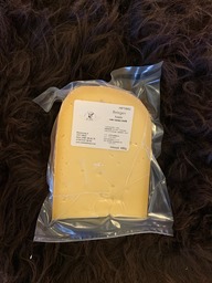 Belegen kaas, stuk